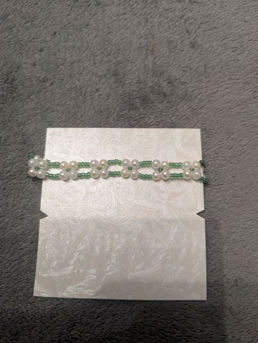 Bransoletka na gumce z zapięciem