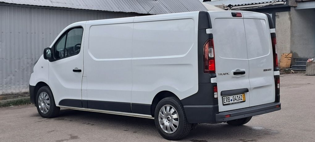 Renault Trafik довга база