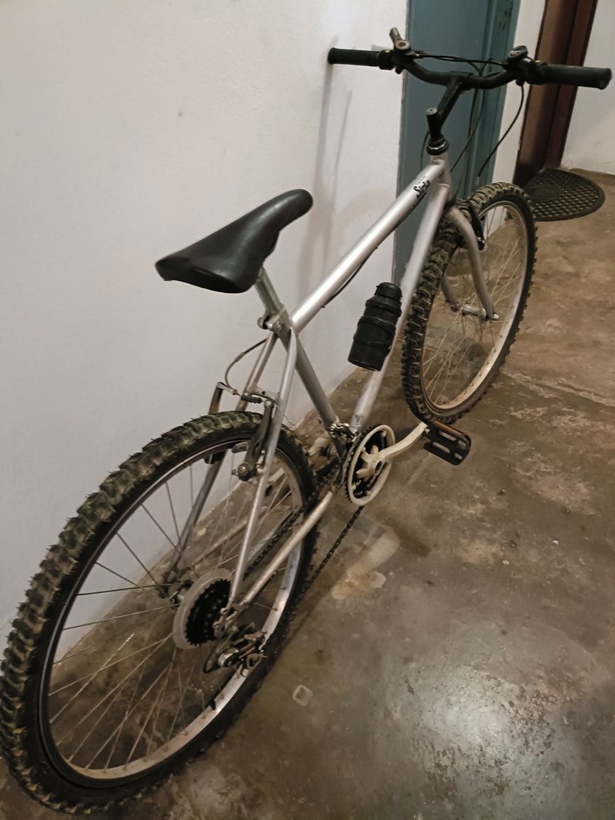 Bicicleta Sirla em bom estado