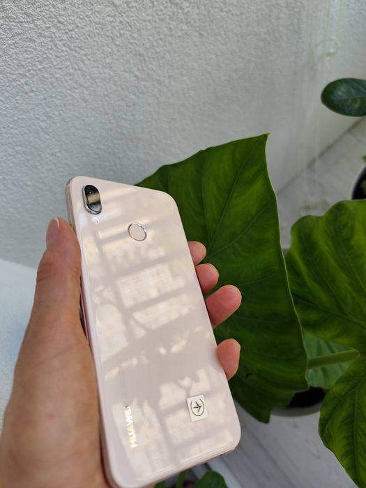 Смартфон Huawei P20 Lite 64 ГБ / 4 ГБ