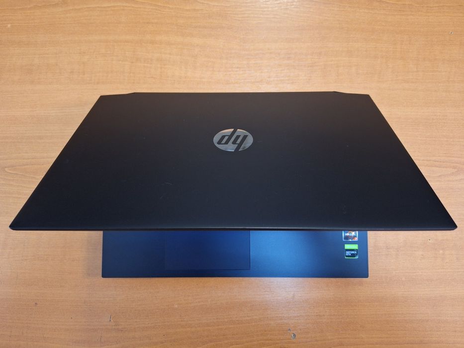 HP Pavilion Gaming 15-ec0004ua Ryzen 7 3750H GTX 1660 Ti 6Gb 16/512
