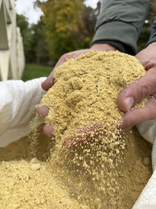 Макуха соєва фасована в мішках 30 кг. 44-45% протеїн.