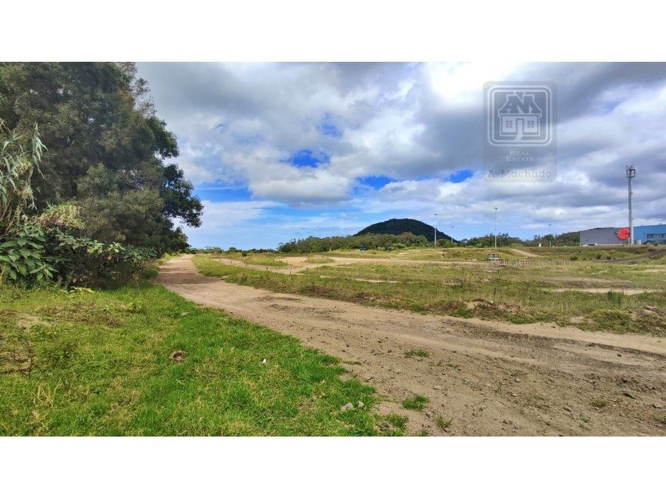 AMPLO TERRENO para VENDA entre Lagoa e Ribeira Grande - Ilha de São...
