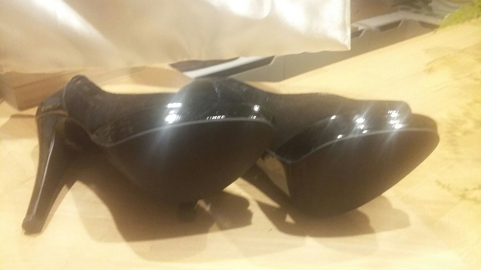 Buty Peter Kaiser r.36 na lekkim koturnie