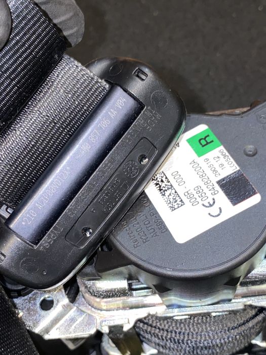 Ремінь пасок безпеки натягувач audi q7 4m airbag передгій задній