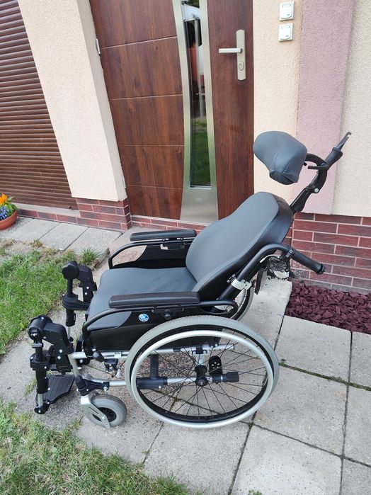 Wózek inwalidzki specjalny Vermeiren V300 30°, regulowane oparcie