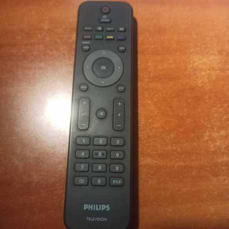 Pilot do telewizora PHILIPS.