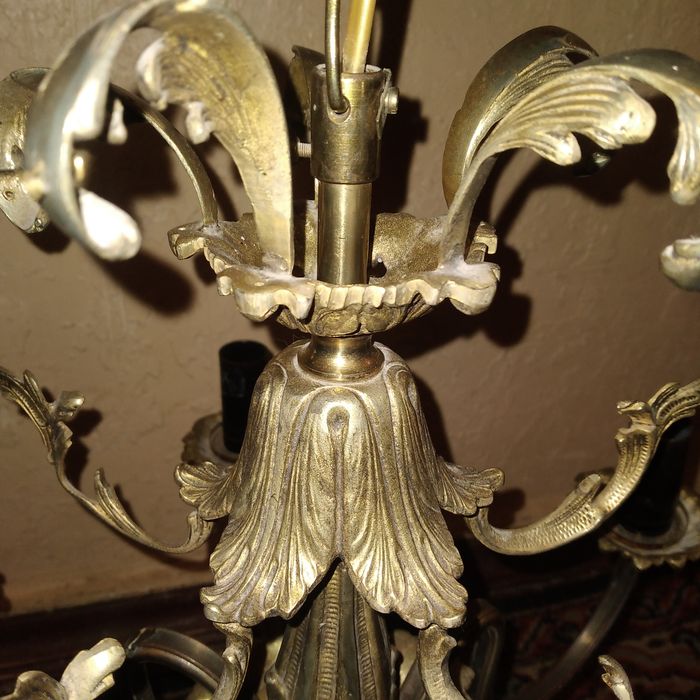 Бронзовая люстра        .