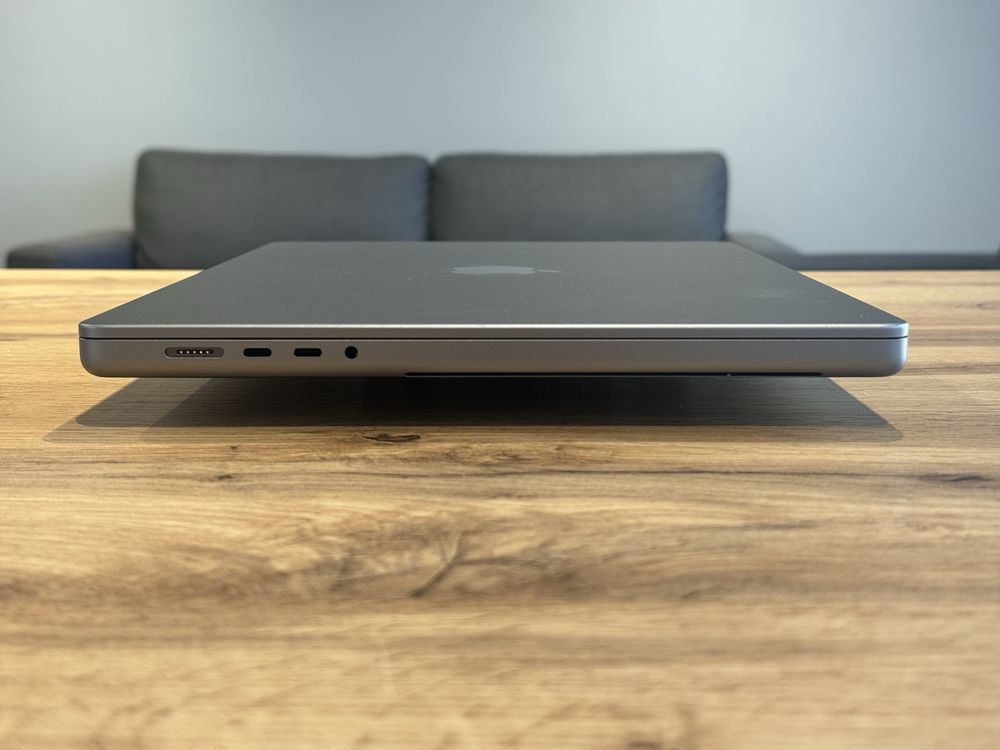 Macbook pro 16 m2 Max 12/38gpu 64/2tb !! НОВИЙ !!
