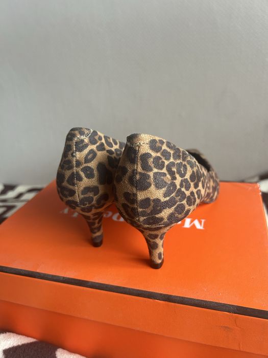 Стильні леопардові туфлі