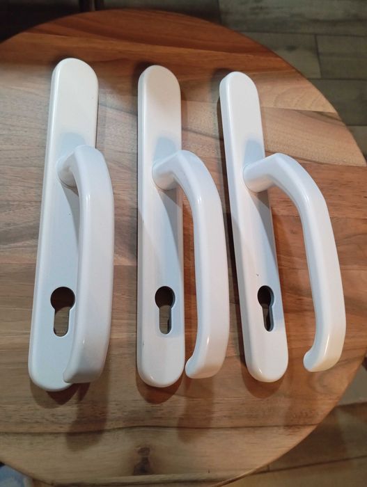 Нажимний гарнітур для вхідних дверей