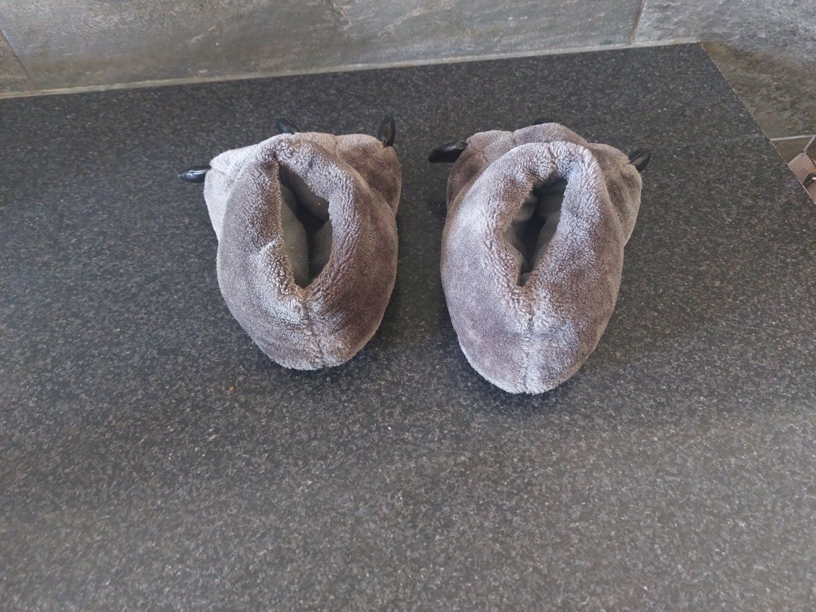 Pantufas novas cinza