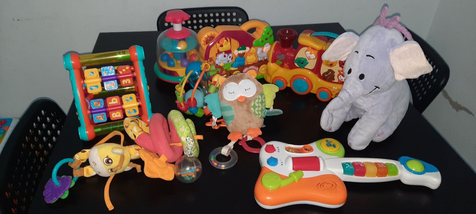 Vários brinquedos para criança