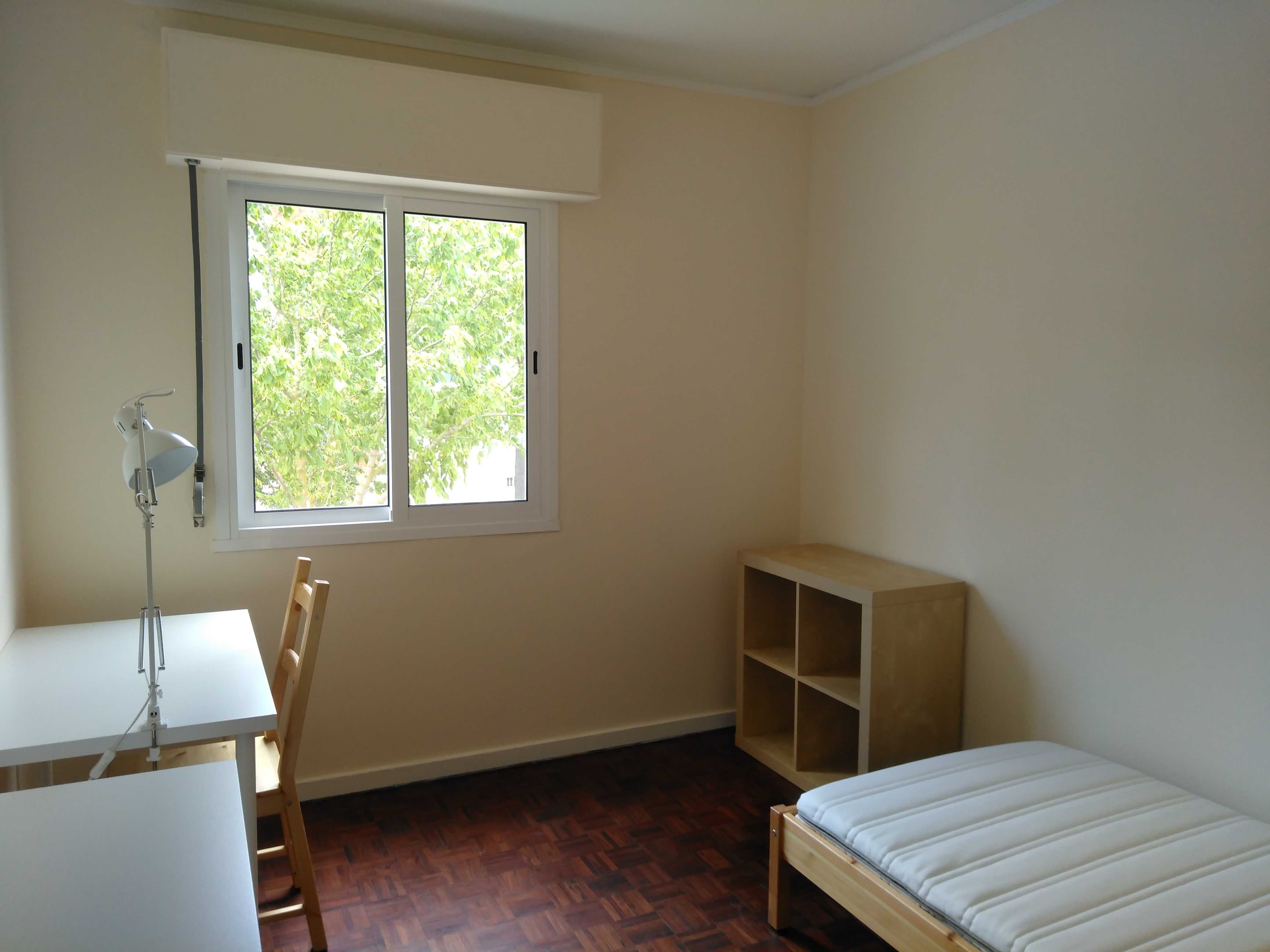 Quarto para Arrendamento Mensal - Maristas de Carcavelos