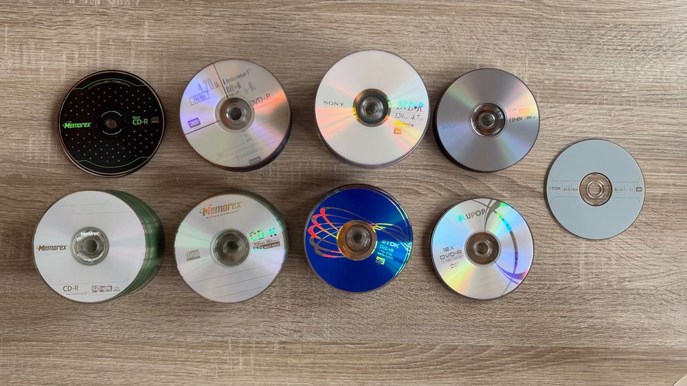 Sprzedam czyste płyty cd widoczne na zdjęciach, razem 187 sztuk