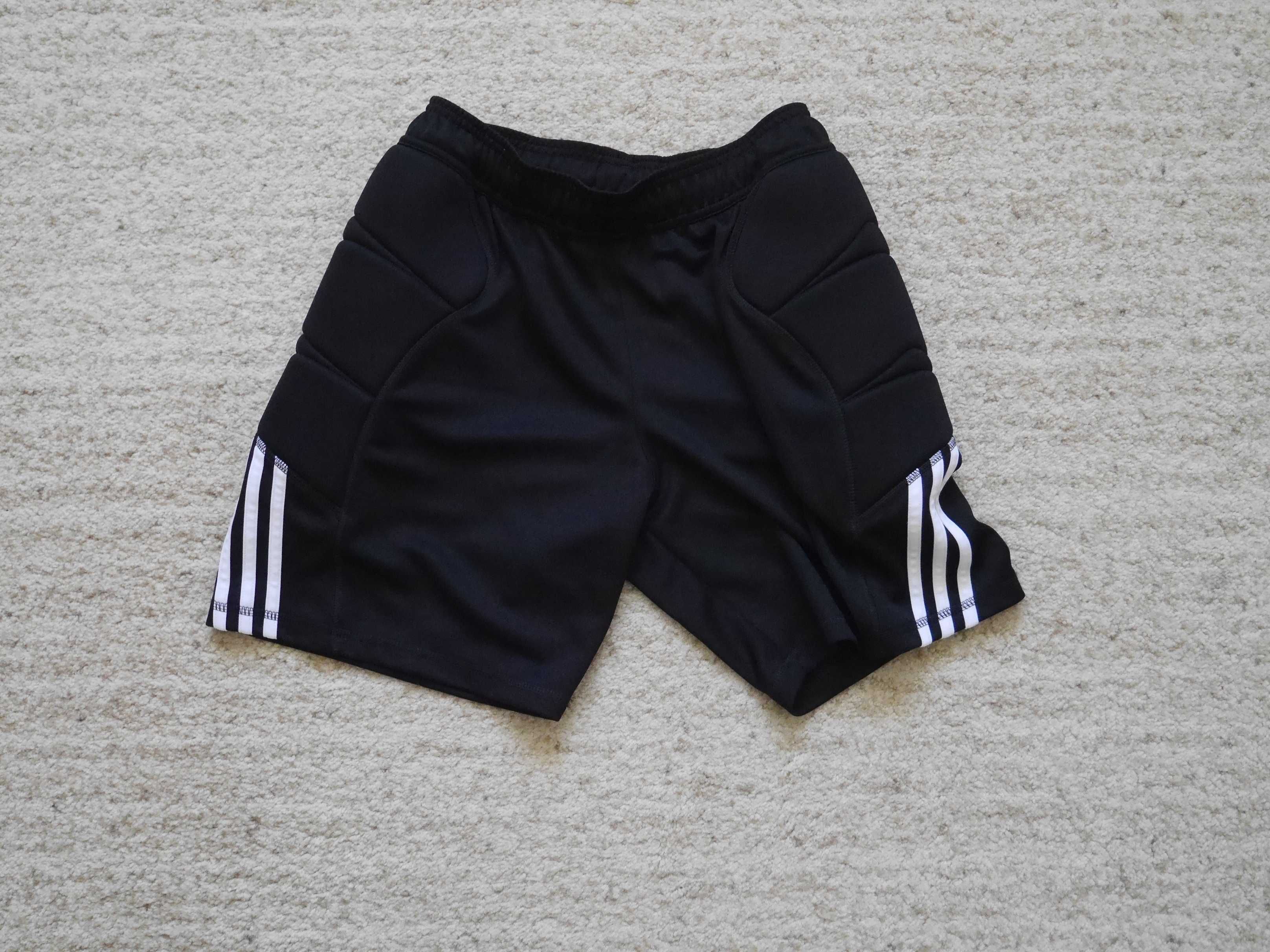 Шорти воротарські з м"яким захистом по боках розмір М Adidas