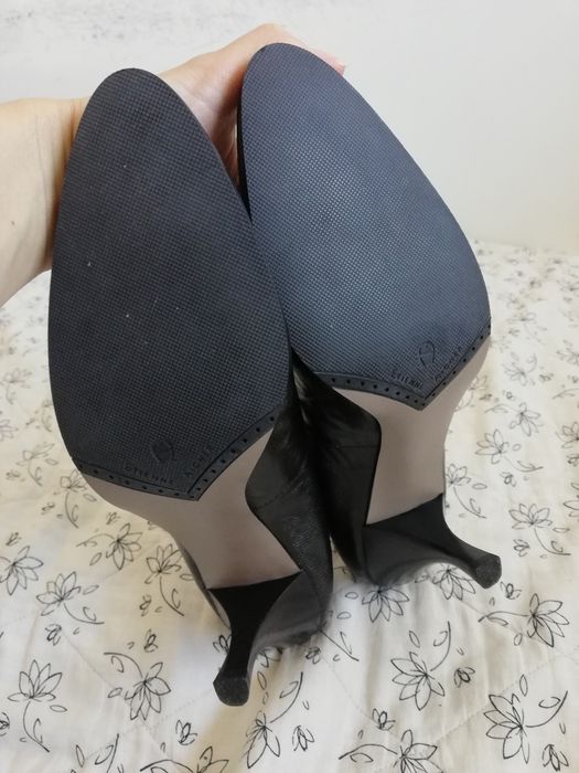 Etienne Aigner skóra pantofle 38 wzór wąż