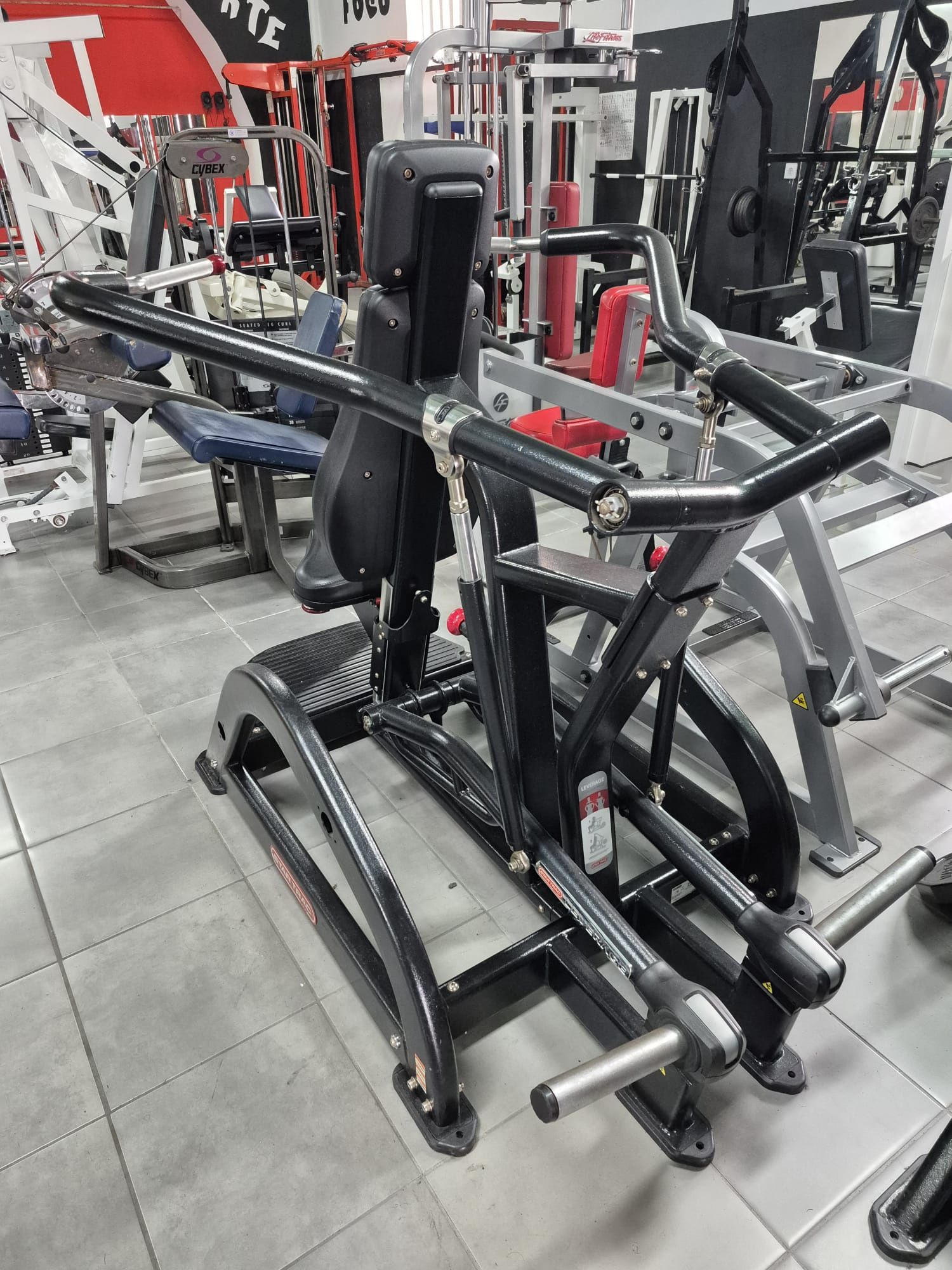 Star trac shoulder press máquina de ginásio