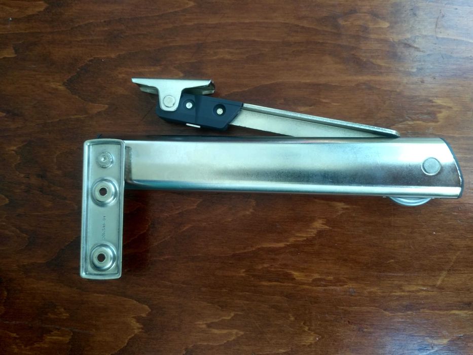 Мебельний підйомник Blum