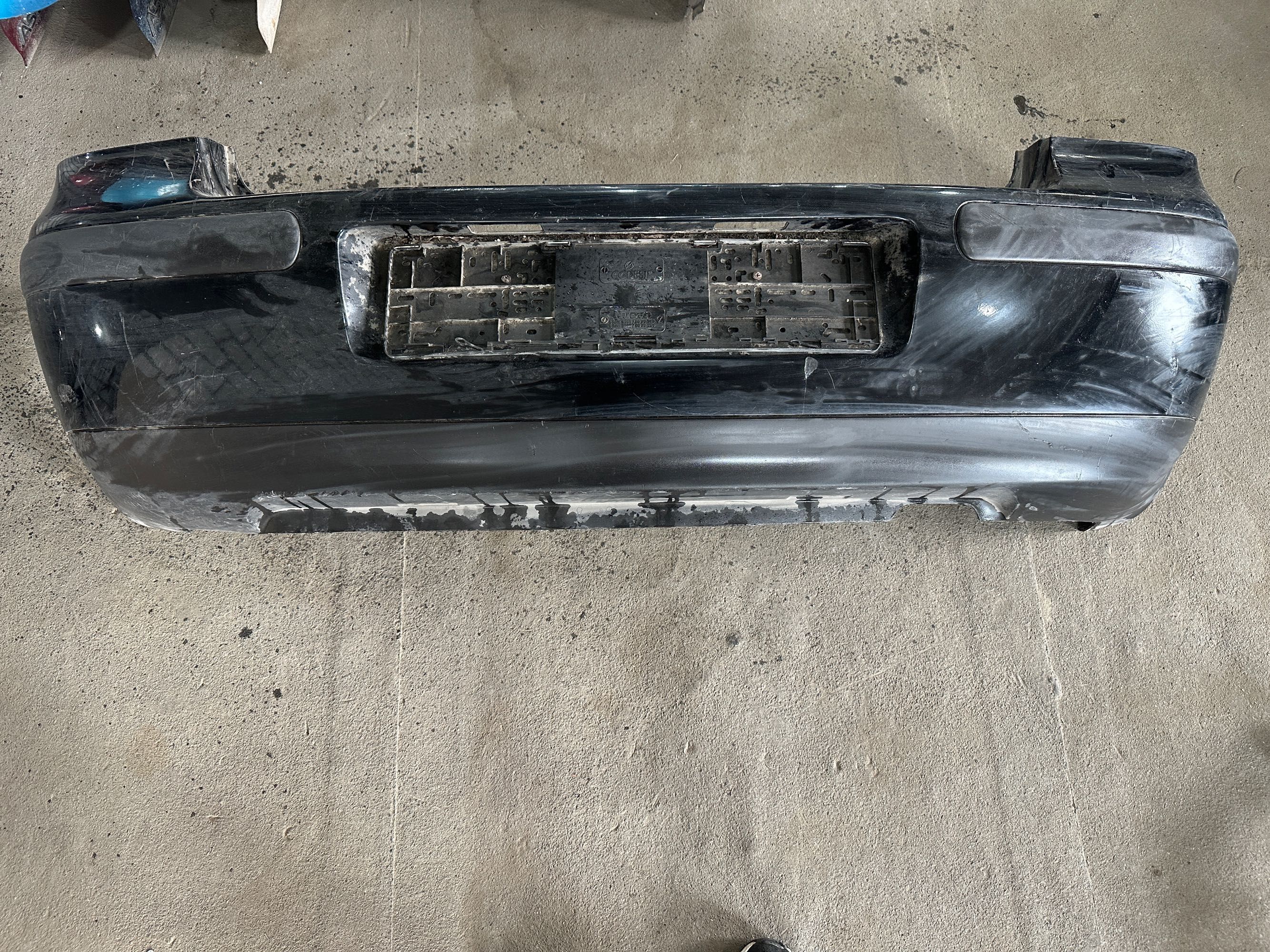 Бампер задний  Volkswagen Golf 4 хетчбек 1J6807417