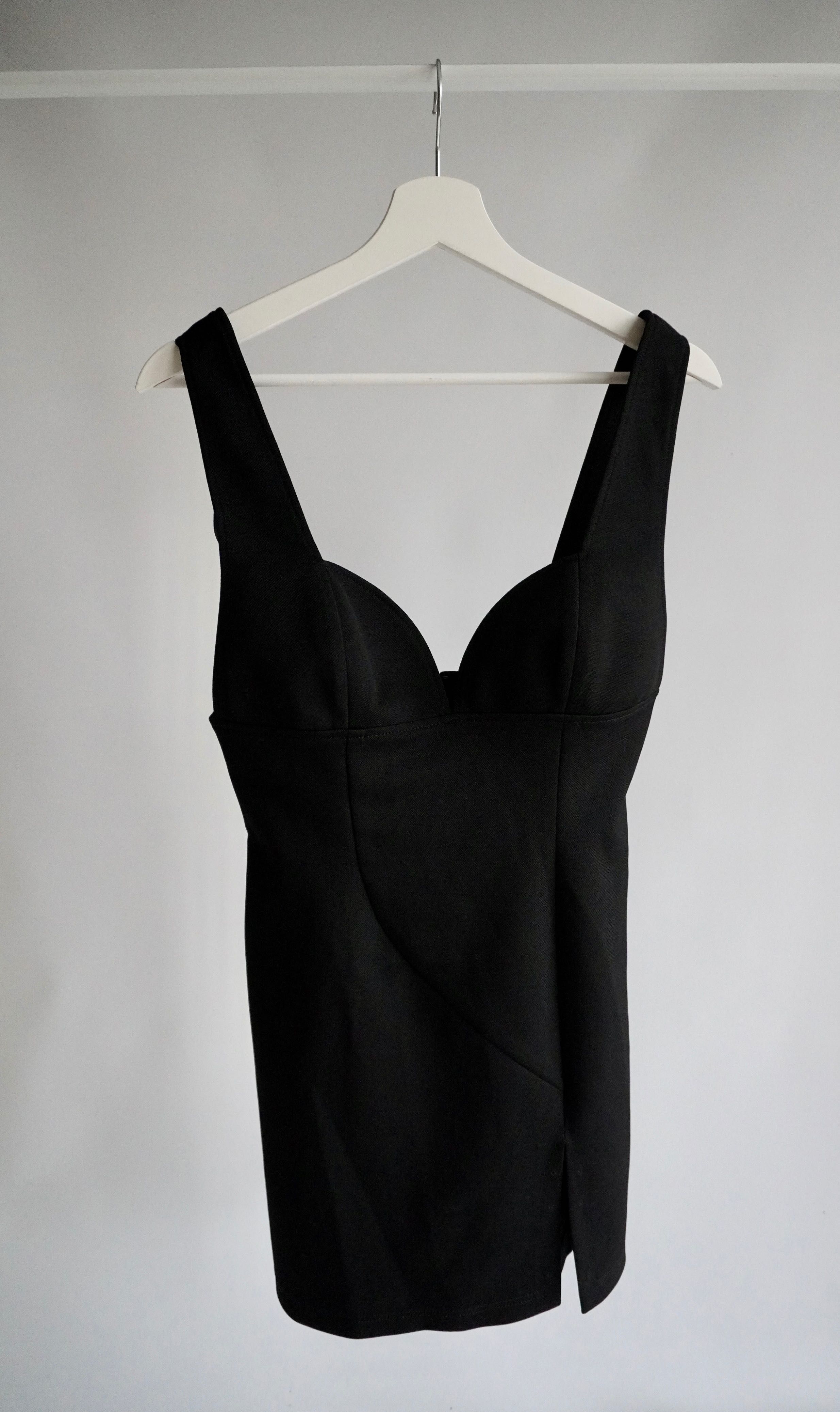 Versus Versace sukienka czarna nowa z metką 40 dekolt serduszko