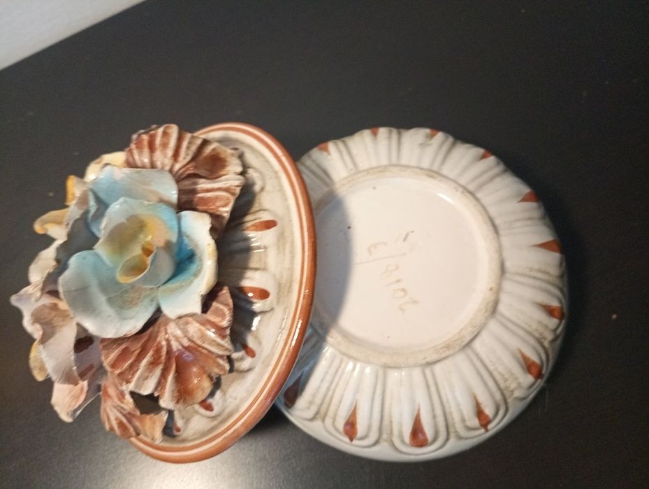 Antigo porta joias Porcelana estilo Capodimonte - vintage - Como novo!