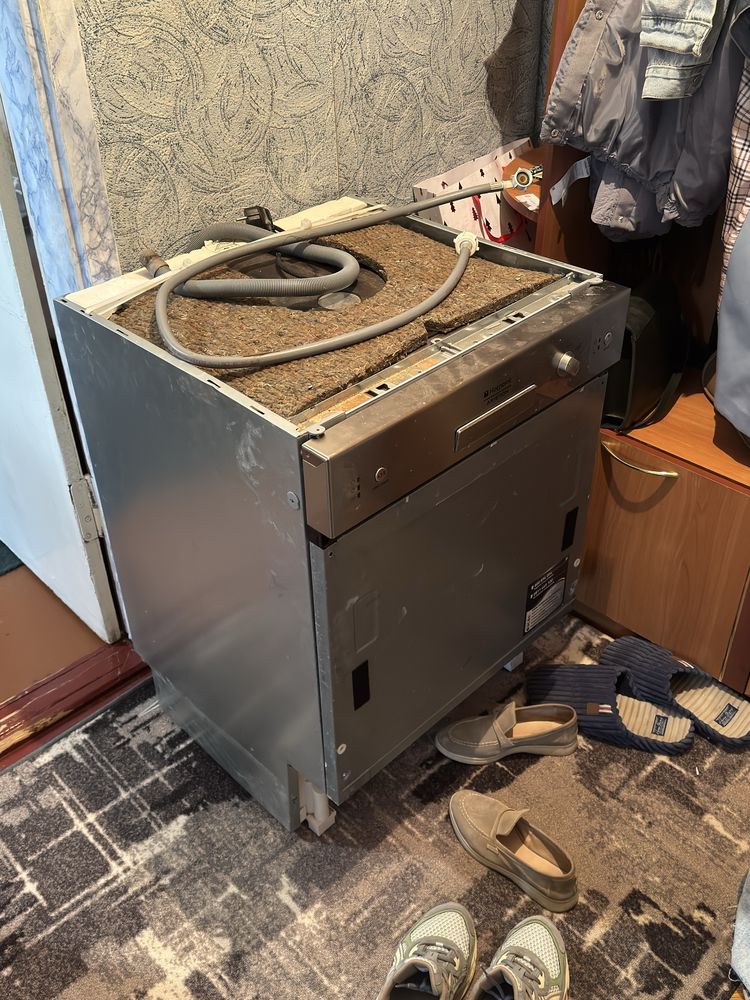 Посудомийка Hotpoint Ariston