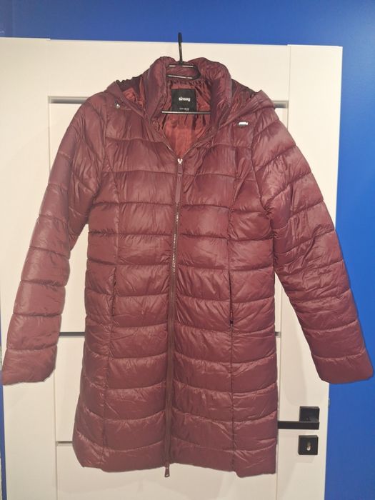 Pikowany płaszcz z kapturem, NOWY ! Rozm.38