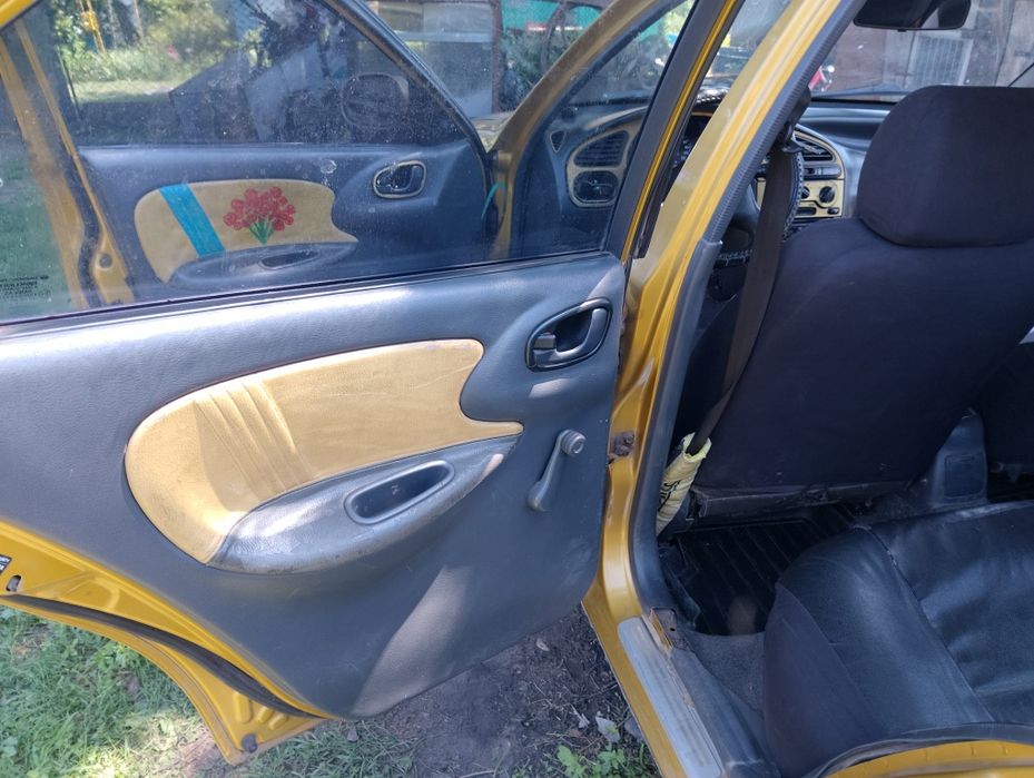 Продам сенс 1.3 в хорошому стані