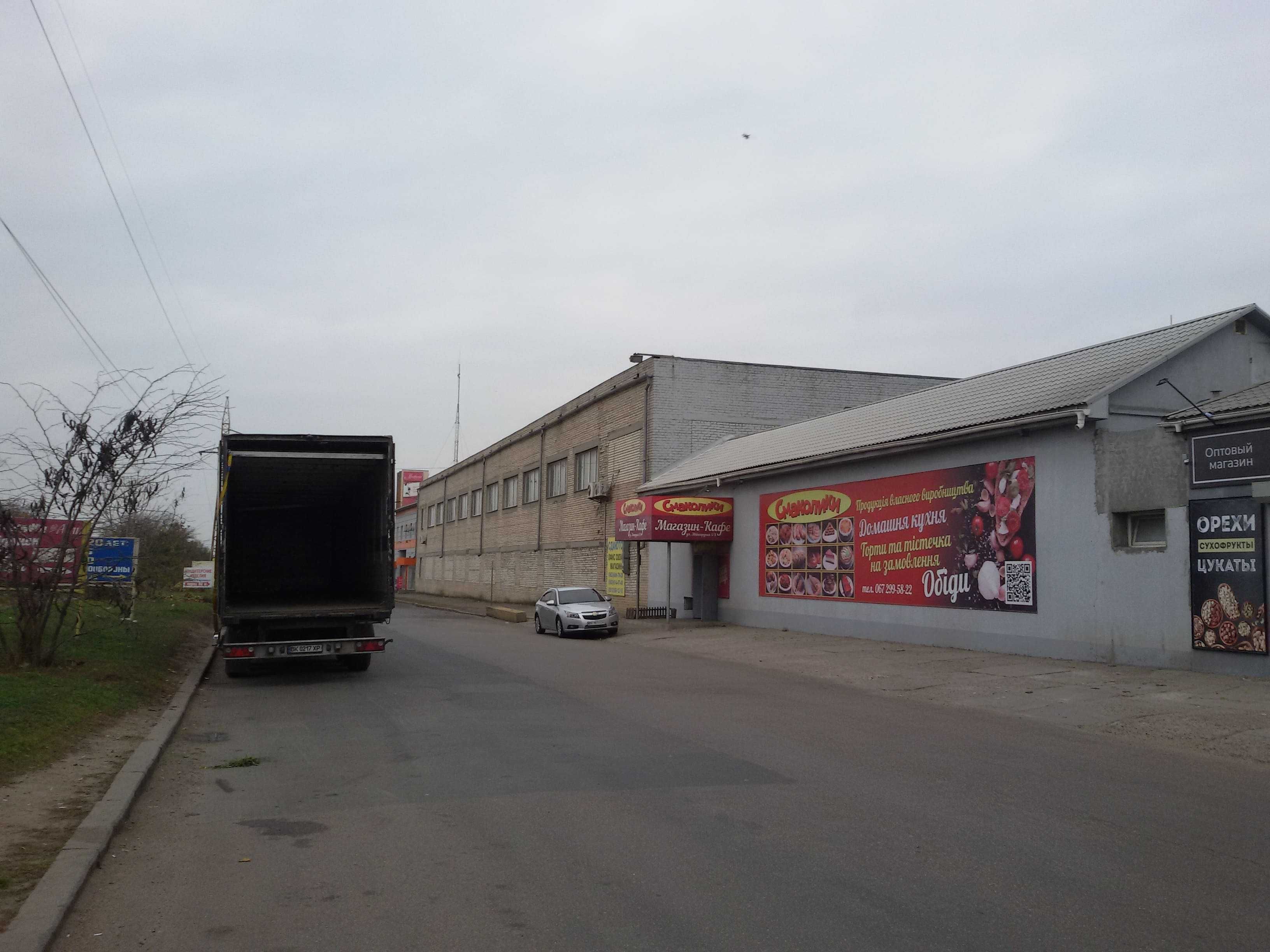 Фасадне приміщення 2000 м² + склад 707 м²  супермаркет, закритий ринок