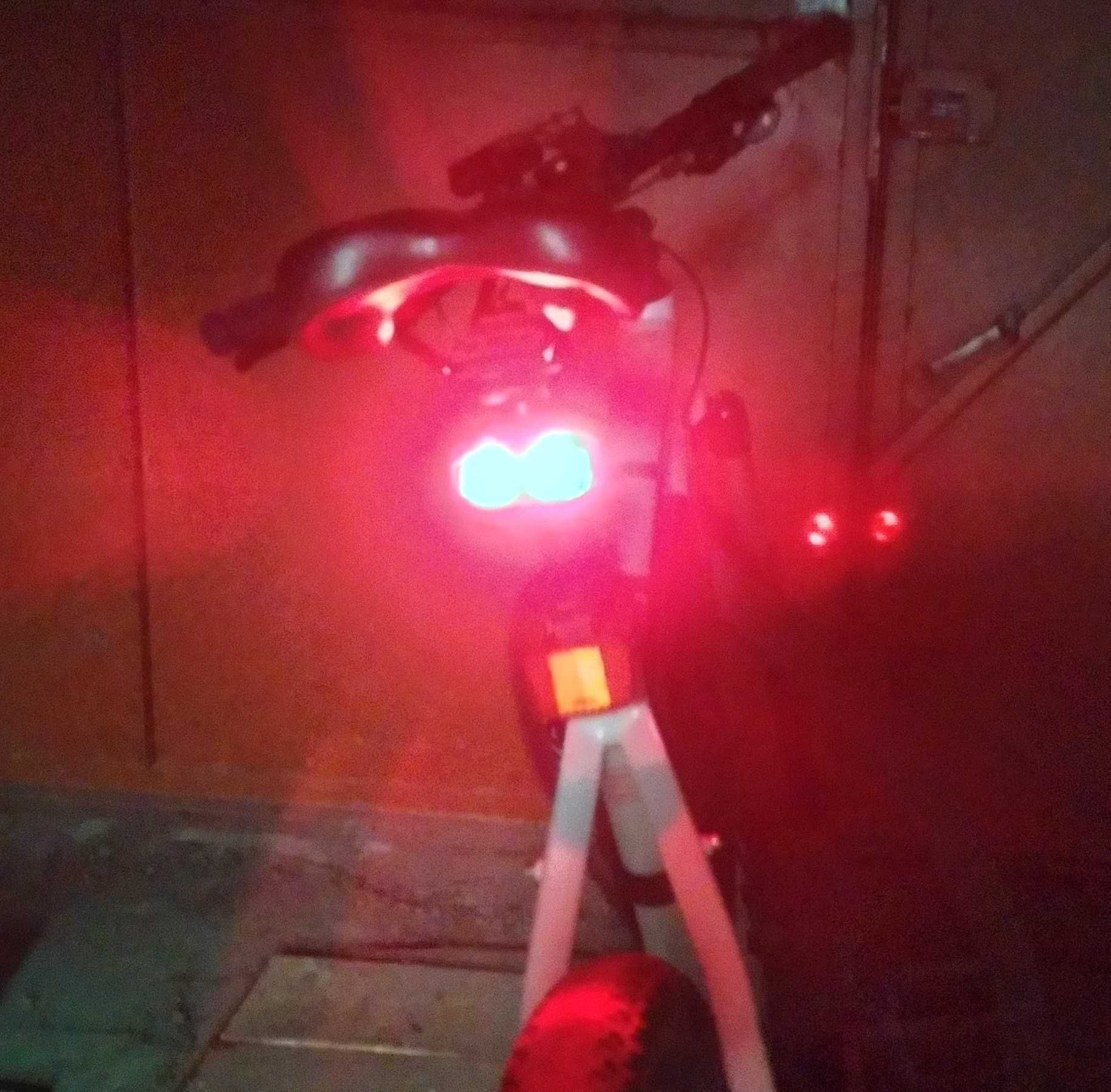 Велосипедный светодиодный фонарь LED, задний стоп сигнал !