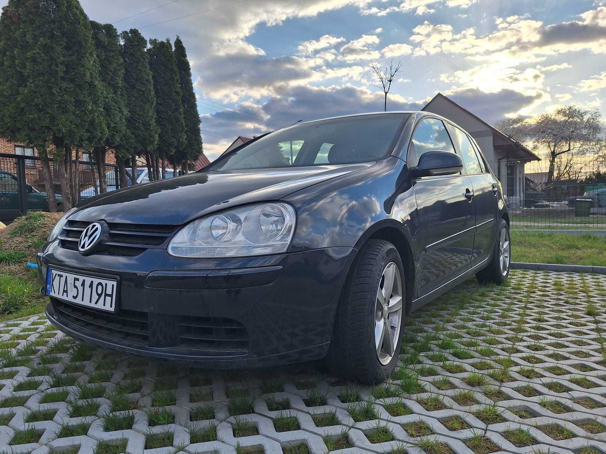 Sprzedam VW Golf V - uszkodzony silnik