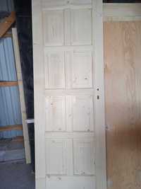 drzwi świerkowe z litego drewna z ościeżnicą
