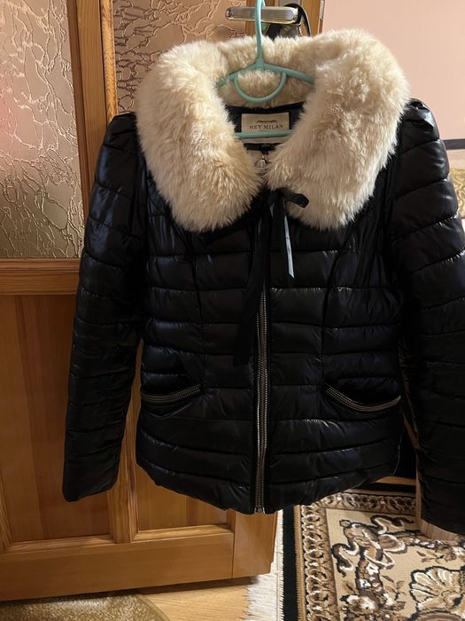 Зимова куртка для жінки чи дівчинки