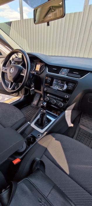 Продам шкоду Октавию А7 2016год