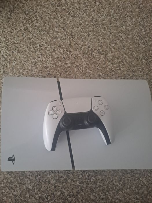 Ps5 com comando como nova