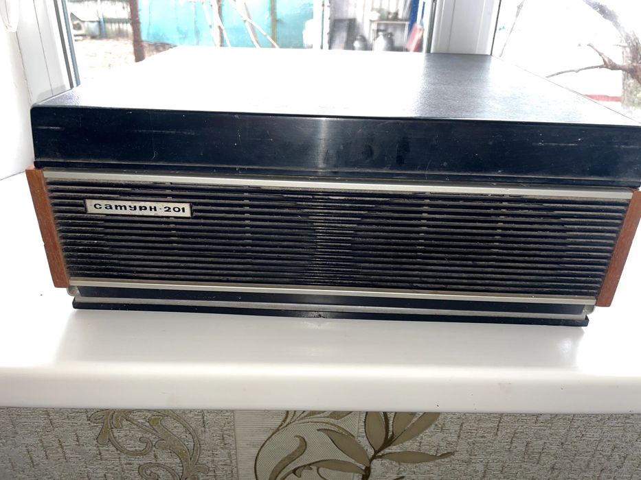 Бабінний магнітофон Сатурн 201