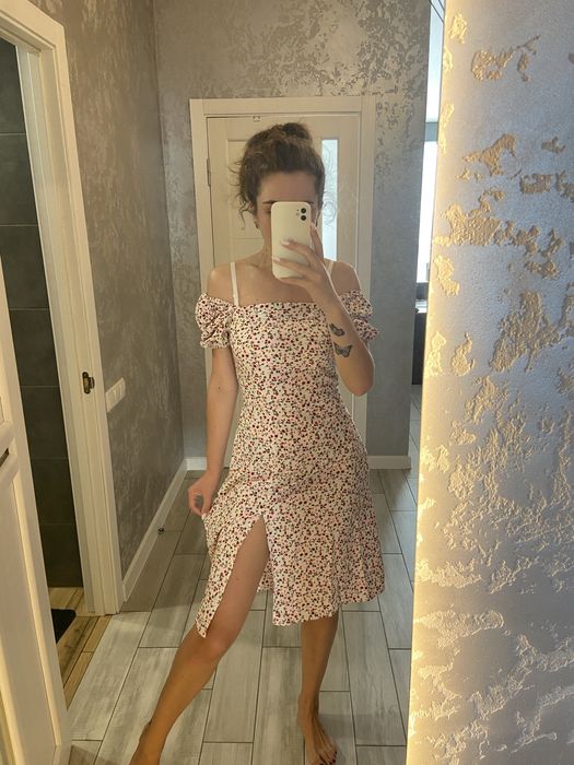 Жіночі сукні