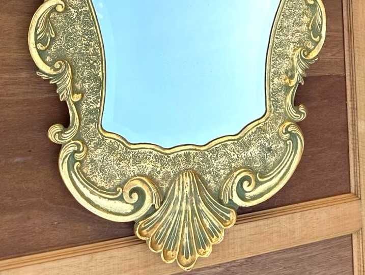 Espelho antigo, biselado em talha dourada