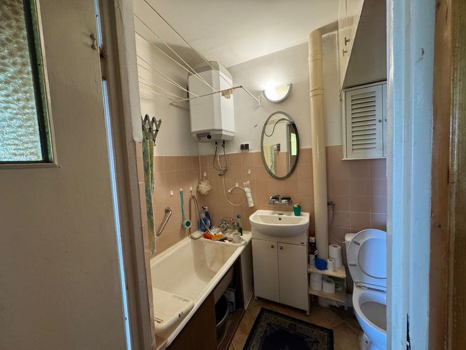 Mieszkanie 2 pokojowe w bloku - do remontu