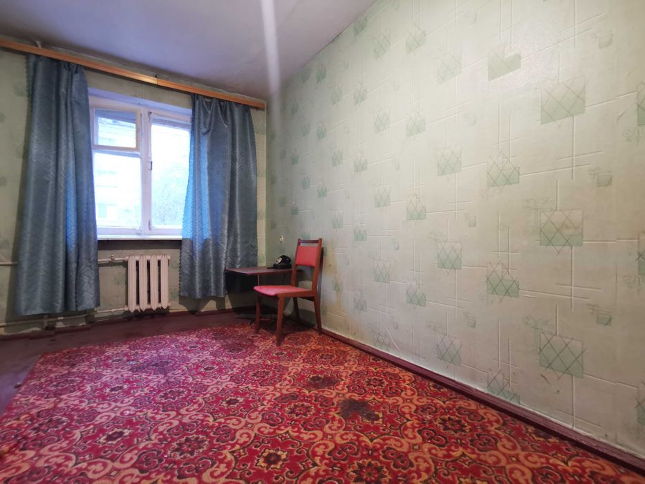 Квартира з трьома кімнатами і підвалом 2 поверх цегляного будинку RD