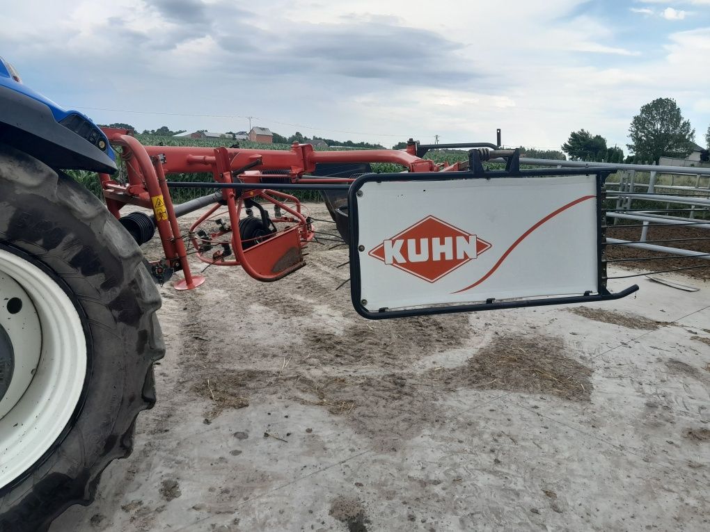 Zgrabiarko-przetrzasarka kuhn haybob 360