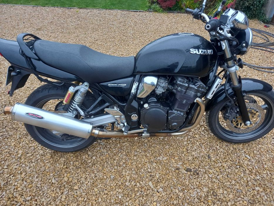 Suzuki GSX 750 Inazuma