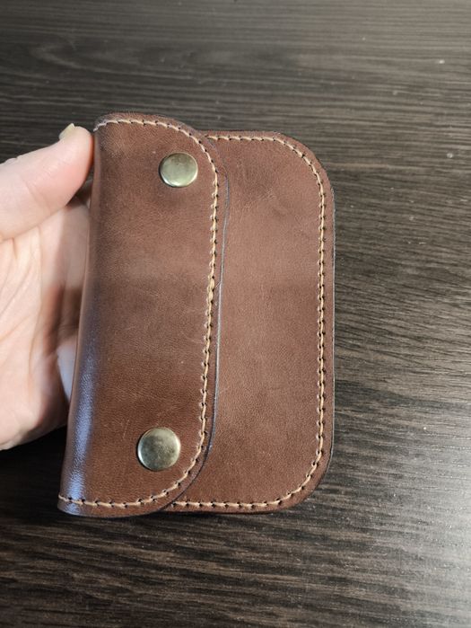 Кожаные кошельки ручной работы.