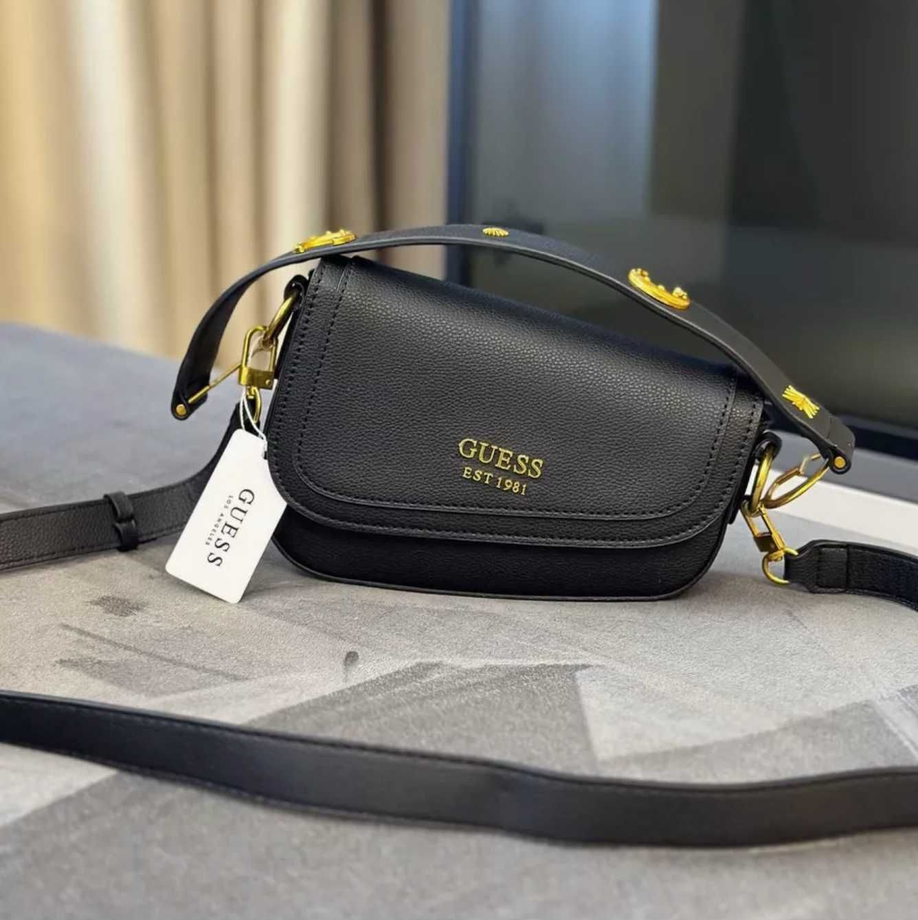 НОВИНКА Женская сумка Guess седло черного цвета геес