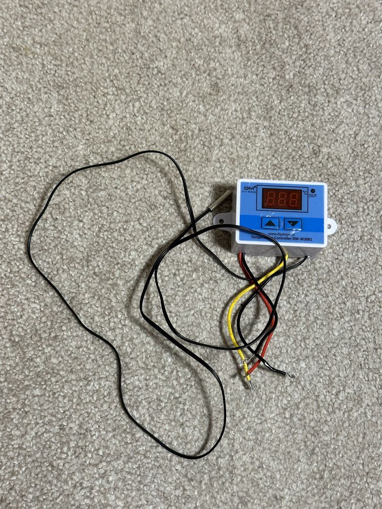 Цифровий регулятор температури DM-W3001