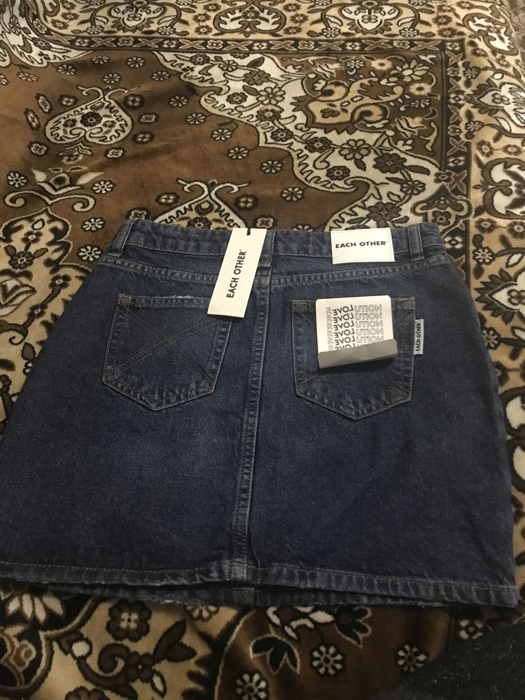 Продам спідницю джинсову жіночу