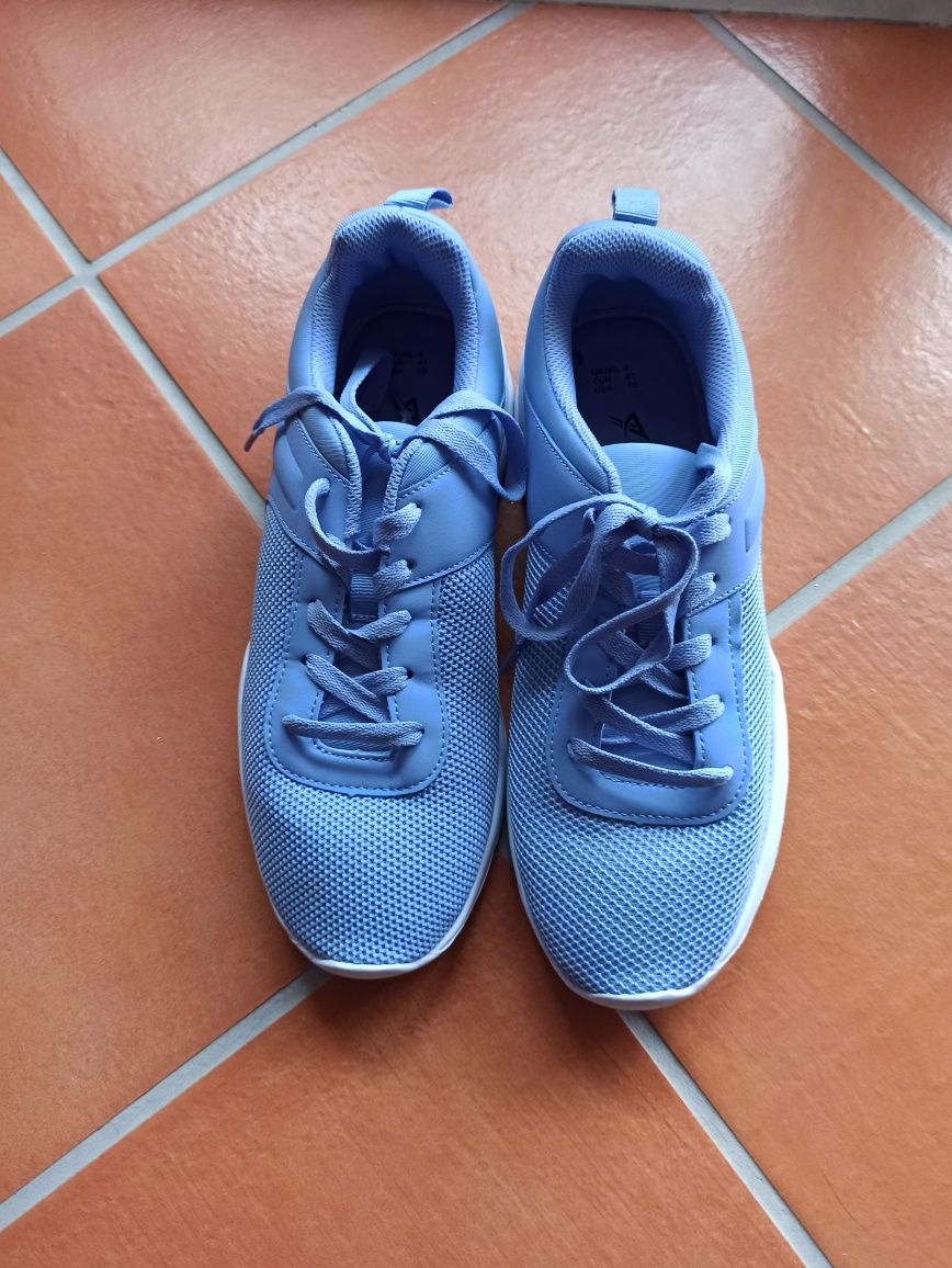 Sapatos desportivos azul celeste 41 como novos