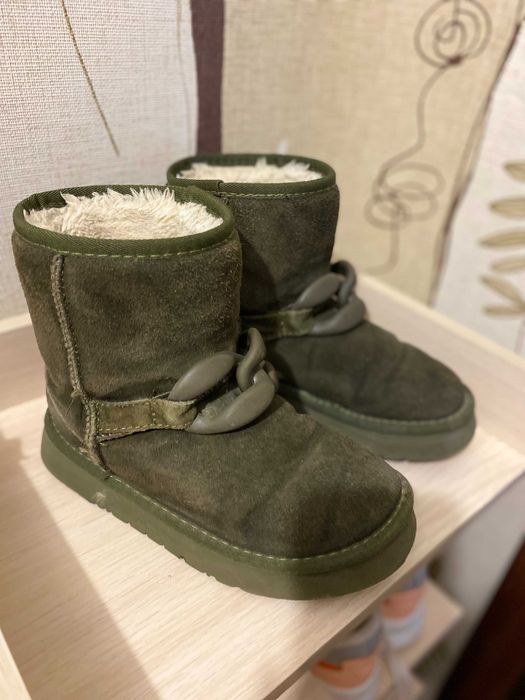 Угги , ботинки, сапоги на девочку зимние
