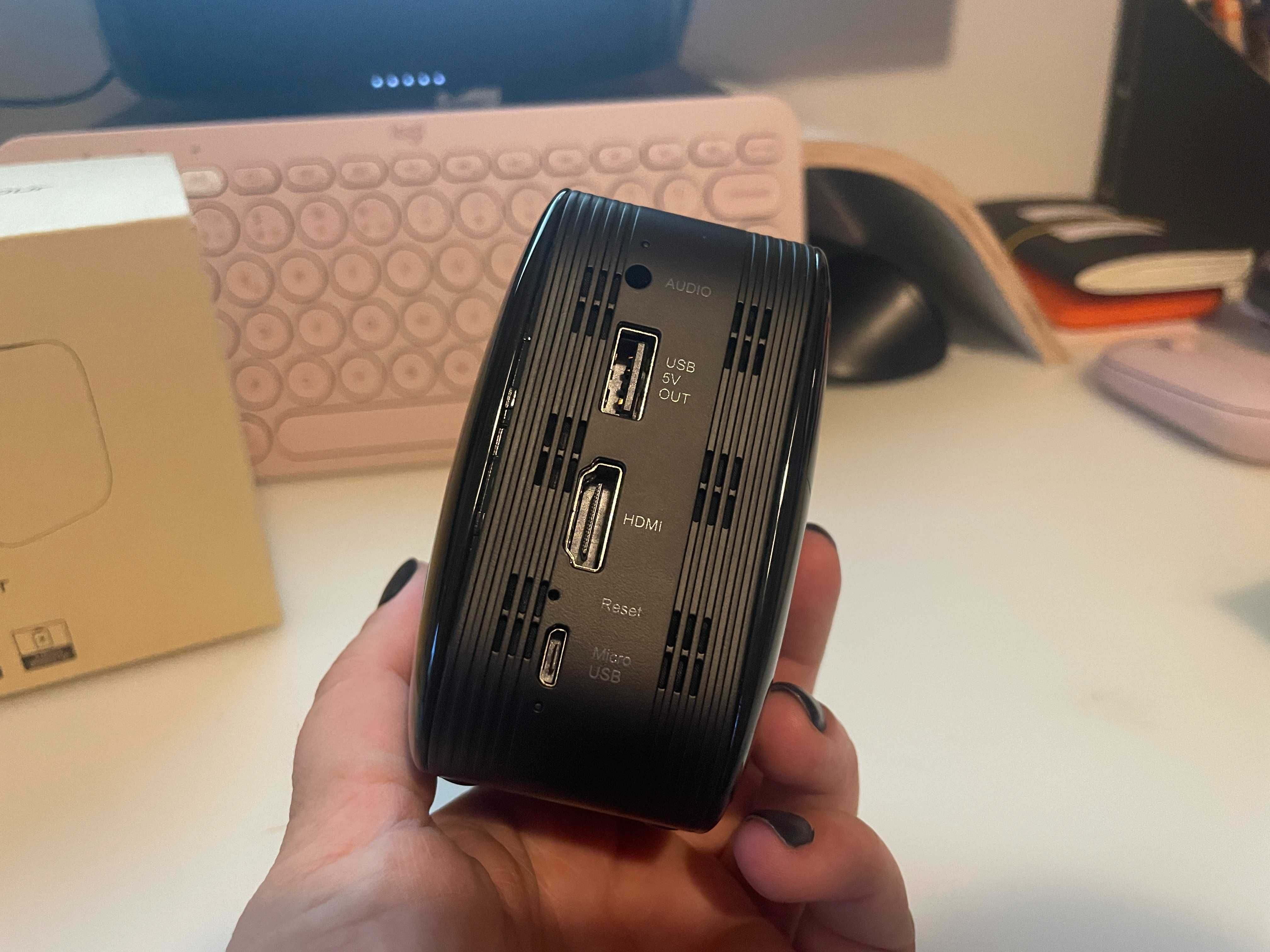 Mini-projector portátil Crosstour S100 c/ bateria até 3h de projecção